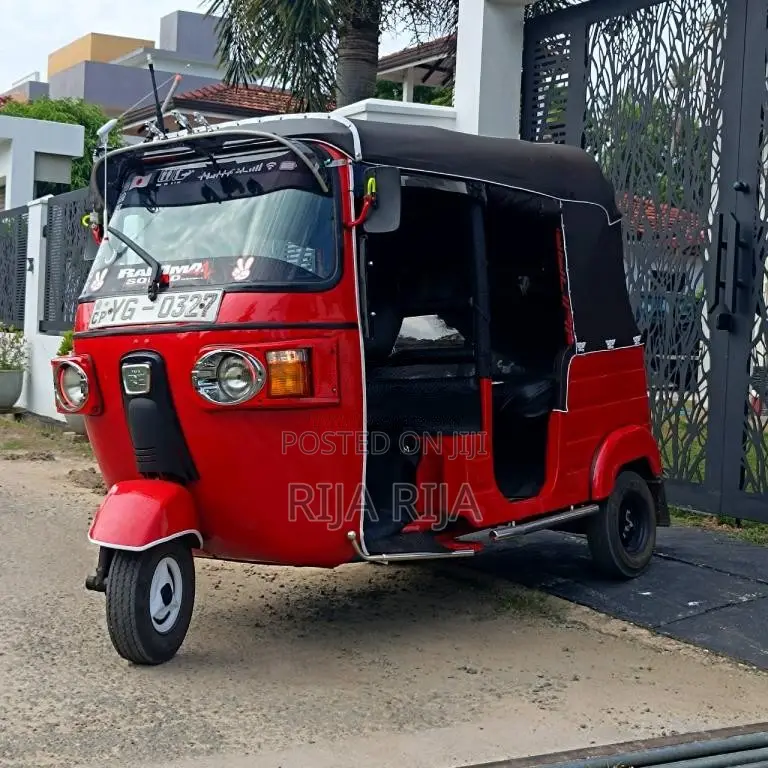 Bajaj 4 Stroke 2010 Three Wheel (Used)