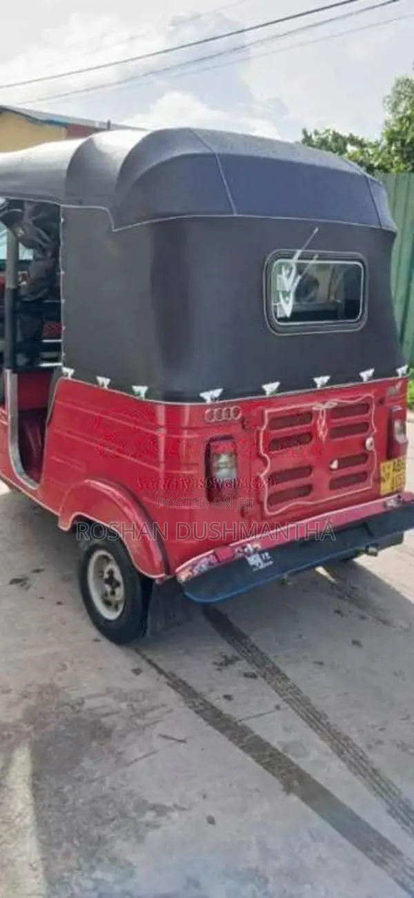 Bajaj RE 205 2015 Three Wheel (Used)