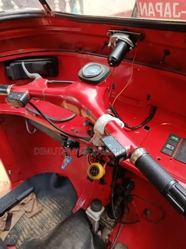 Bajaj RE 2 Stroke 2005 Three Wheel (Used)