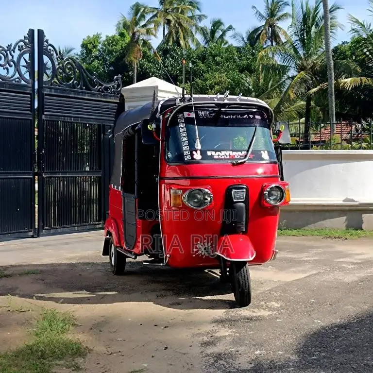 Bajaj 4 Stroke 2010 Three Wheel (Used)