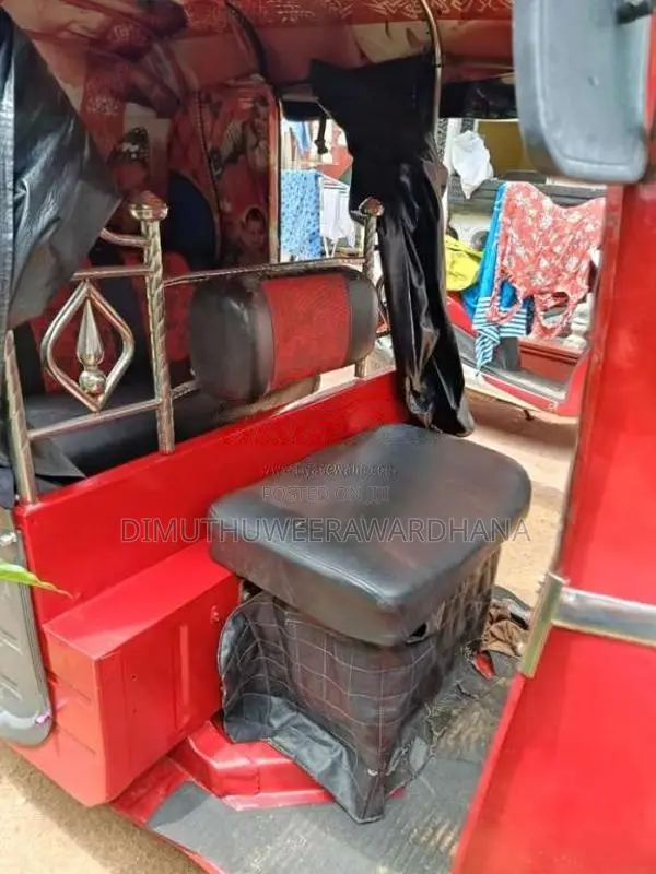 Bajaj RE 2 Stroke 2005 Three Wheel (Used)