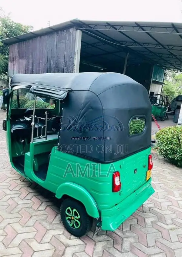 Bajaj RE 205 2014 Three Wheel (Used)