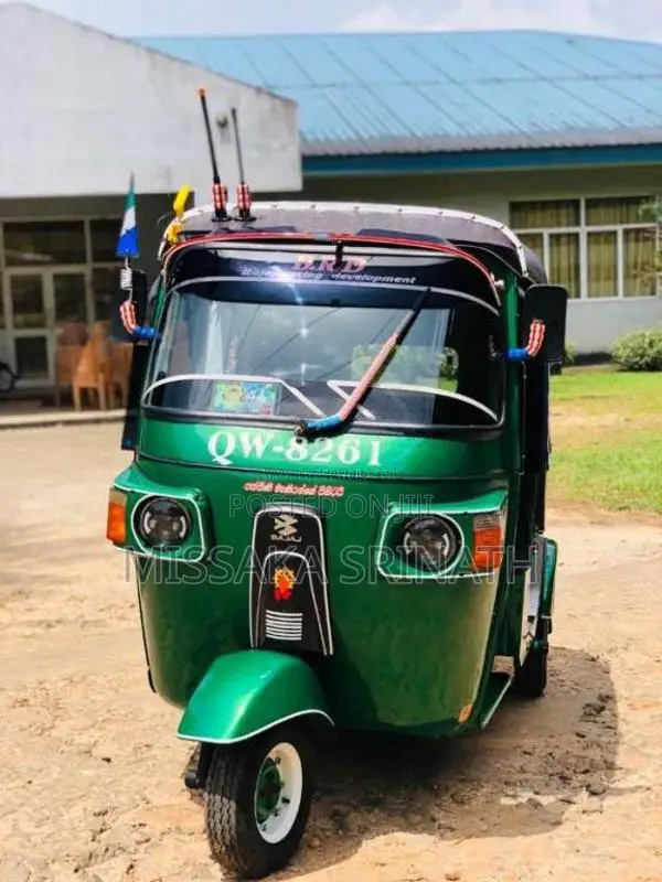 Bajaj 4 Stroke 2010 Three Wheel (Used)