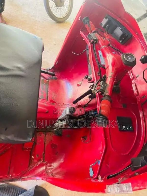 Bajaj 2 Stroke 2004 Three Wheel (Used)