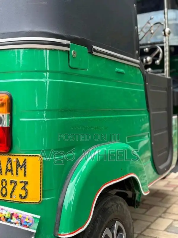 Bajaj RE 205 2013 Three Wheel (Used)