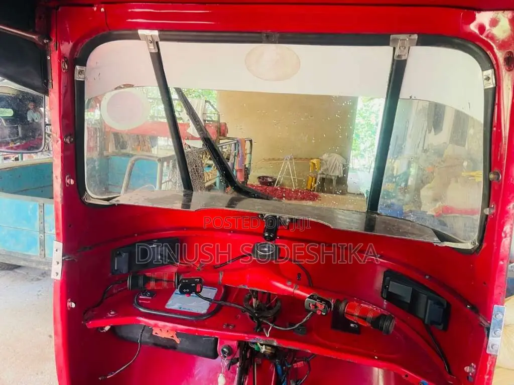 Bajaj 2 Stroke 2004 Three Wheel (Used)