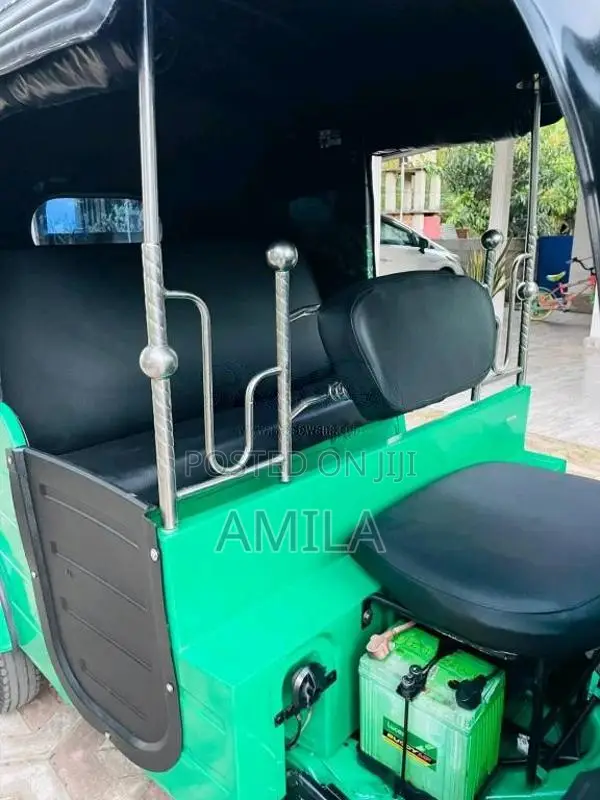 Bajaj RE 205 2014 Three Wheel (Used)