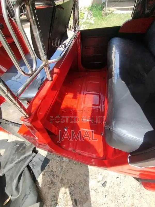 Bajaj RE 2 Stroke 2004 Three Wheel (Used)