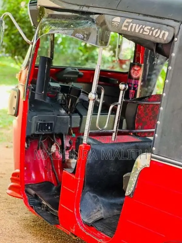 Bajaj 2 Stroke 2015 Three Wheel (Used)