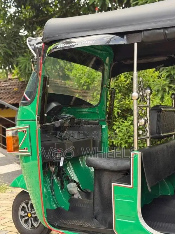 Bajaj RE 205 2013 Three Wheel (Used)