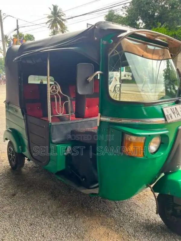 Bajaj 4 Stroke 2010 Three Wheel (Used)