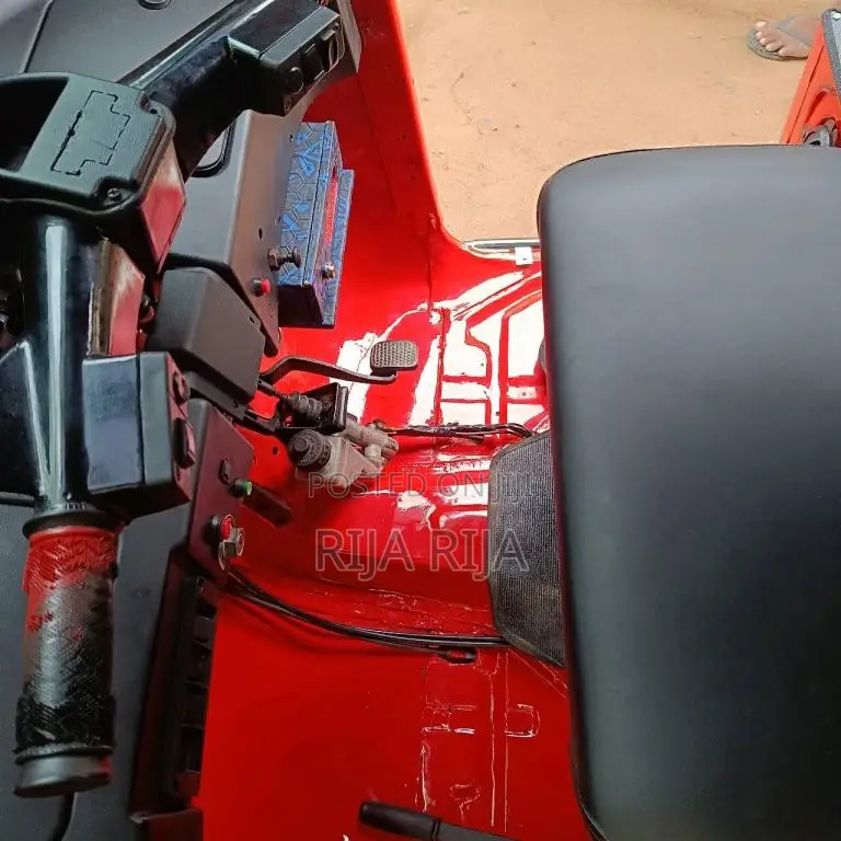 Bajaj 4 Stroke 2010 Three Wheel (Used)
