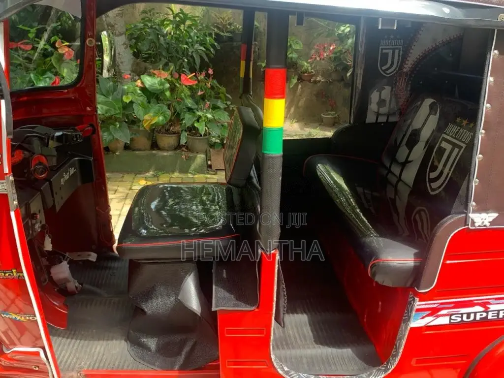 Bajaj 4 Stroke 2011 Three Wheel (Used)