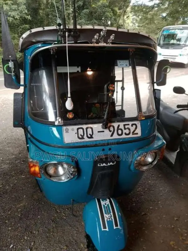 Bajaj 4 Stroke 2009 Three Wheel (Used)