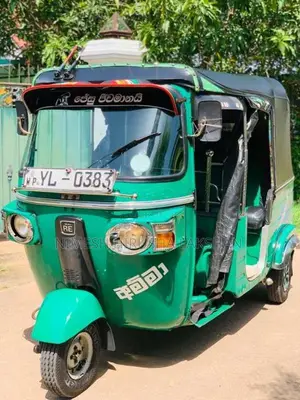 Bajaj RE 205 2011 Three Wheel (Used)