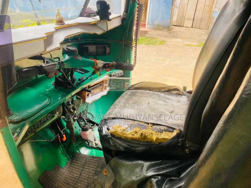 Bajaj 2 Stroke 2003 Three Wheel (Used)