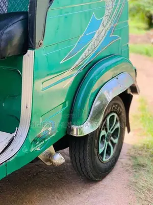 Bajaj RE 205 2011 Three Wheel (Used)