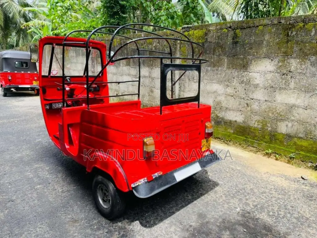 Bajaj 2 Stroke 2004 Three Wheel (Used)