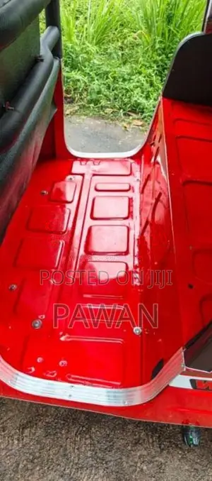 Bajaj 2 Stroke 2005 Three Wheel (Used)