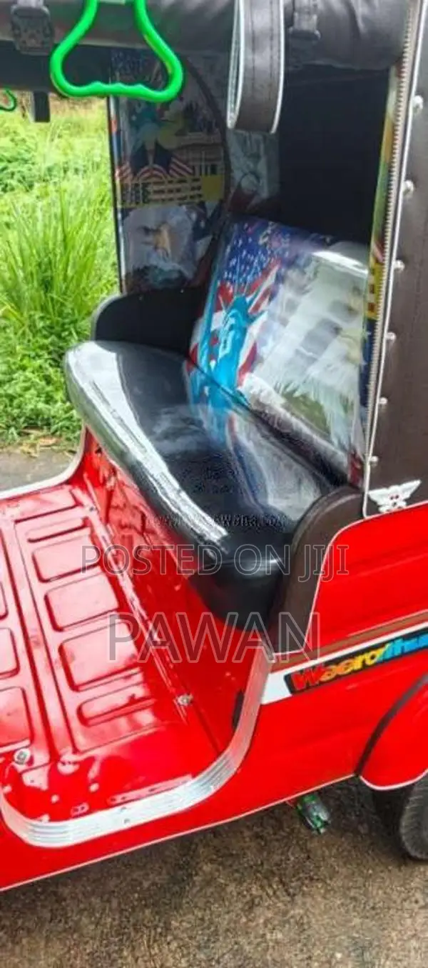 Bajaj 2 Stroke 2005 Three Wheel (Used)