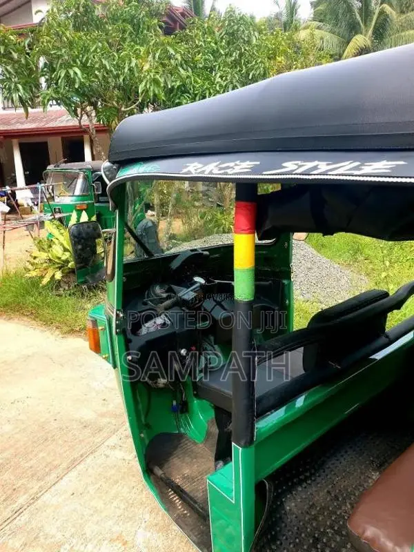 Bajaj 4 Stroke 2009 Three Wheel (Used)