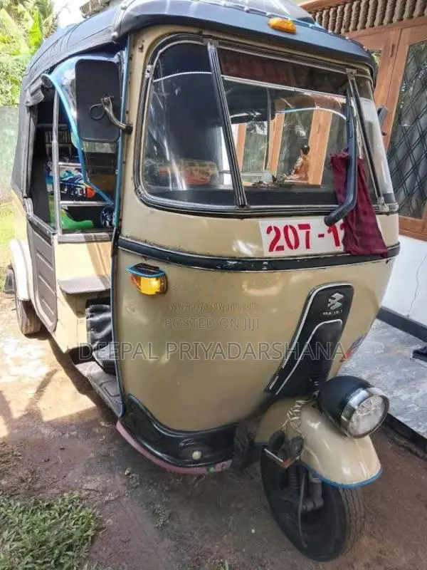 Bajaj 2 Stroke 2000 Three Wheel (Used)