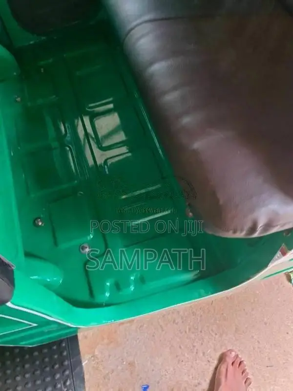 Bajaj 4 Stroke 2009 Three Wheel (Used)