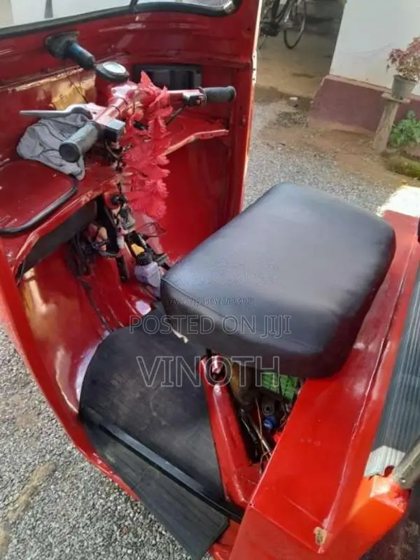 Bajaj 2 Stroke 2004 Three Wheel (Used)