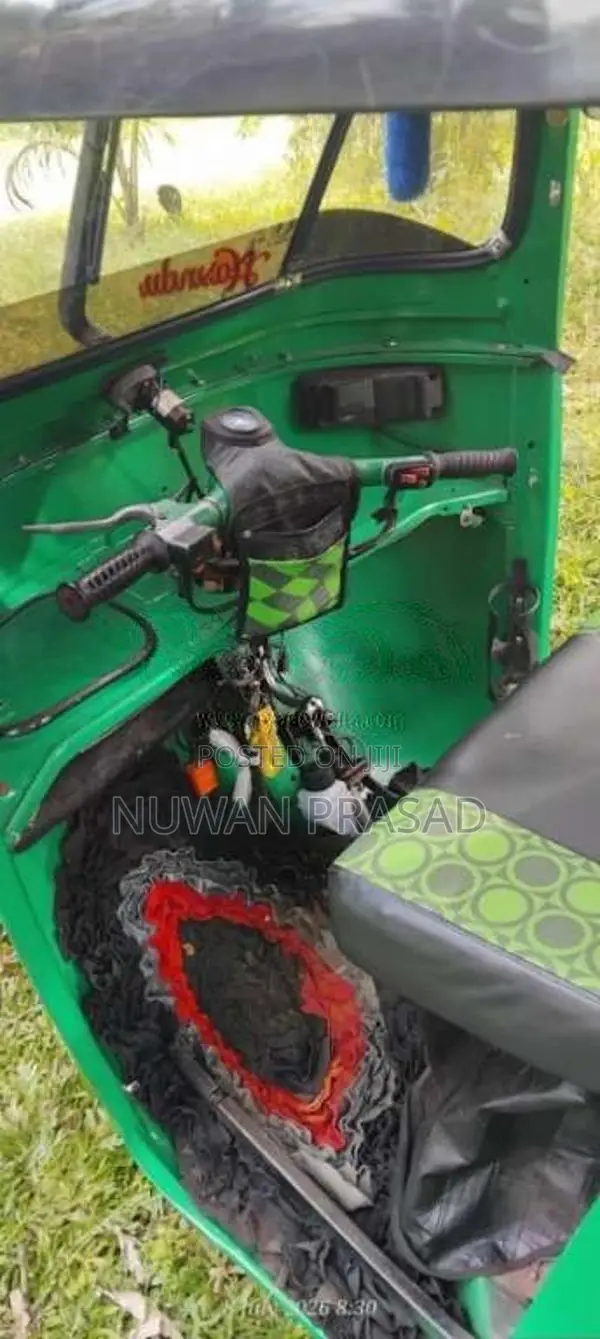 Bajaj 2 Stroke 2004 Three Wheel (Used)