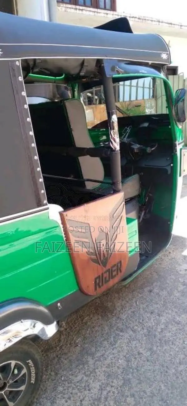 Bajaj Re 205 2011 Three Wheel (Used)