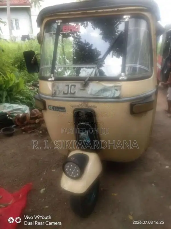 Bajaj 2 Stroke 2004 Three Wheel (Used)