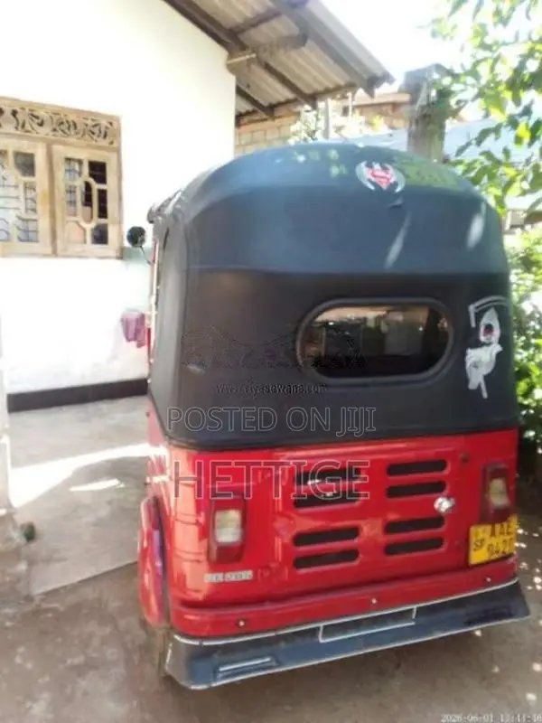 Bajaj Re 4 stroke 2013 Three Wheel (Used)