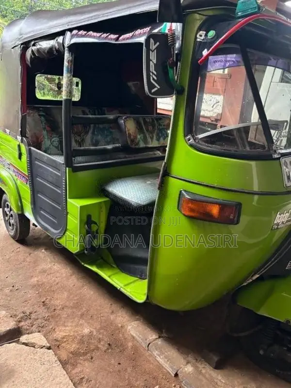 Bajaj RE 2 Stroke 2002 Three Wheel (Used)