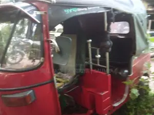 Bajaj 2 Stroke 2006 Three Wheel (Used)