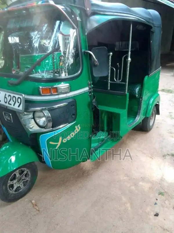 Bajaj RE 205 2015 Three Wheel (Used)