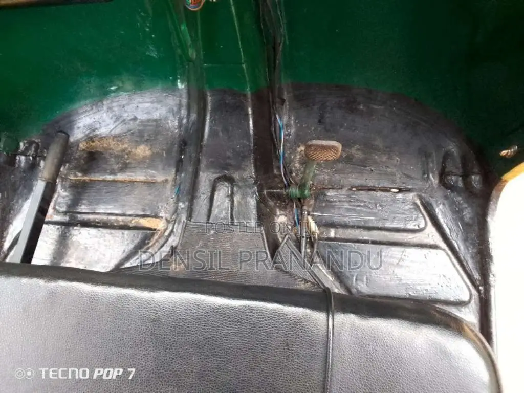 Bajaj 2 Stroke 1996 Three Wheel (Used)