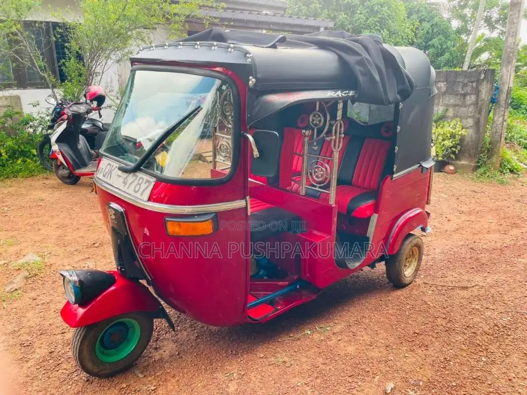 Bajaj 4 stroke 2007 Three Wheel (Used)