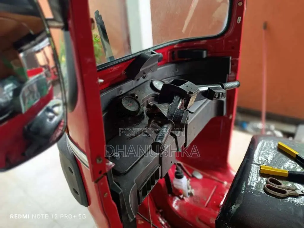 Bajaj RE 2014 Three Wheel (Used)