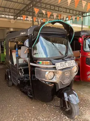 Bajaj 4 Stroke 2014 Three Wheel (Used)