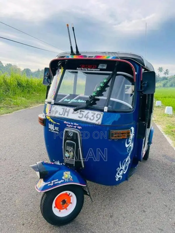 Bajaj 2 Stroke 2004 Three Wheel (Used)