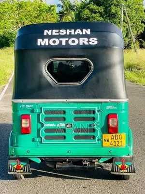 Bajaj 4 Stroke 2016 Three Wheel (Used)