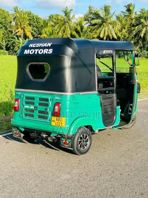 Bajaj 4 Stroke 2016 Three Wheel (Used)