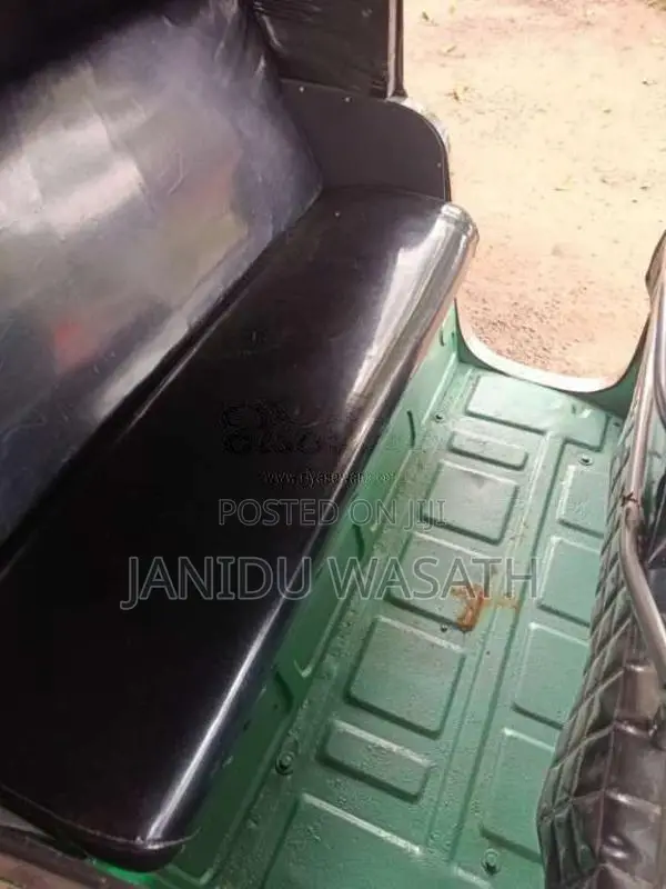 Bajaj RE 4 Stroke 2010 Three Wheel (Used)