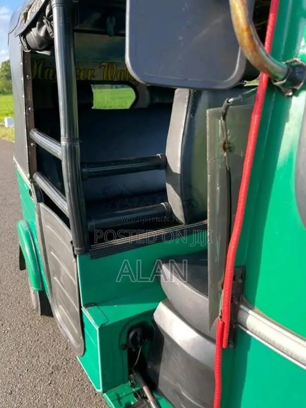 Bajaj 4 Stroke 2016 Three Wheel (Used)