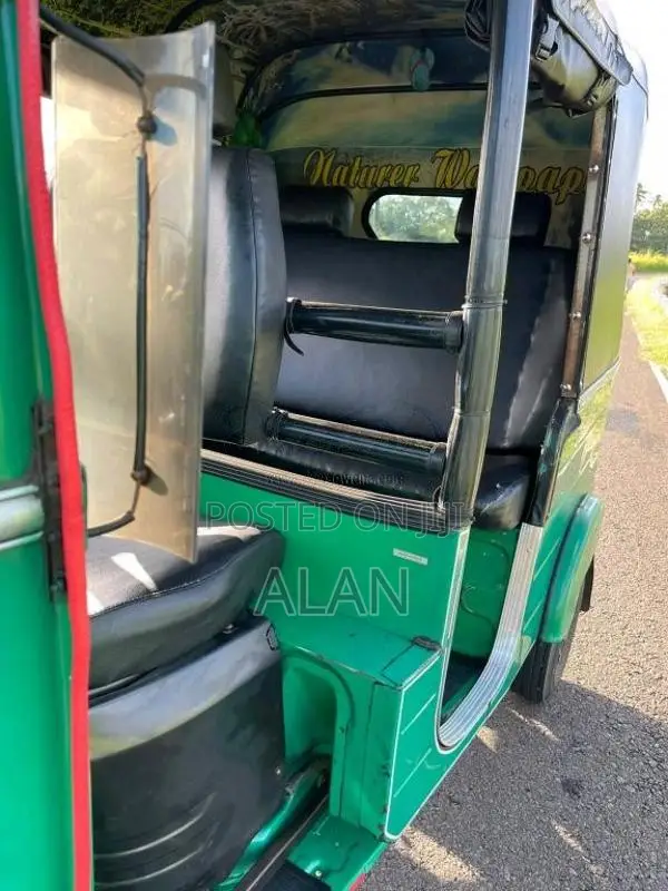 Bajaj 4 Stroke 2016 Three Wheel (Used)