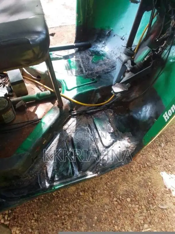Bajaj 2 stroke 1995 Three Wheel (Used)