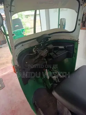 Bajaj 4 Stroke 2010 Three Wheel (Used)