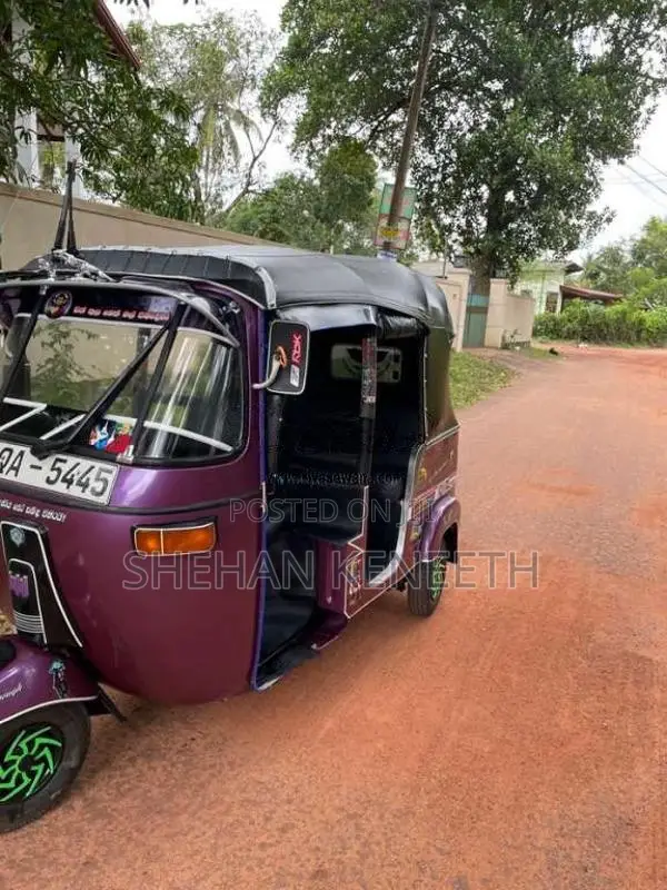 Bajaj RE 2 Stroke 2005 Three Wheel (Used)