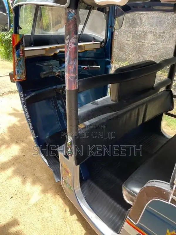 Bajaj RE 2 Stroke 2005 Three Wheel (Used)