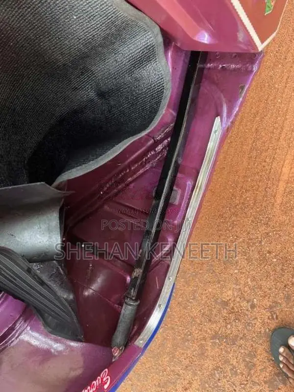 Bajaj RE 2 Stroke 2005 Three Wheel (Used)
